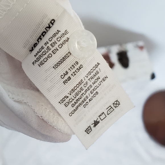 White Garage Lace Short Romper - Size XS (NWOT) - Picture 7 of 8